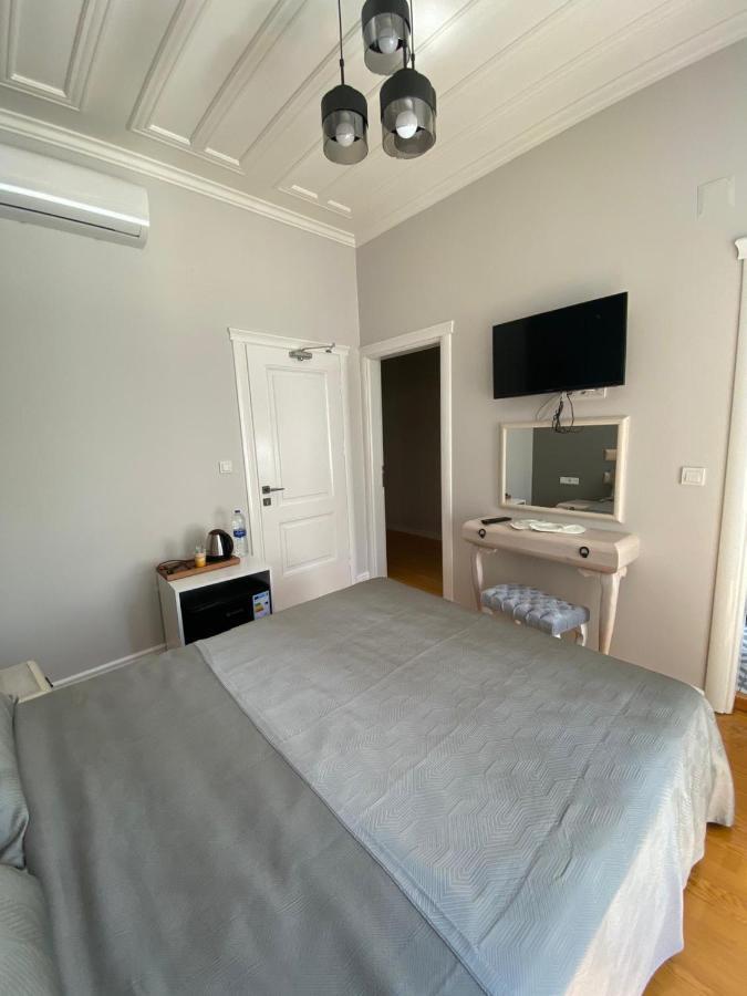 White Island Boutique Otel Adalar Esterno foto