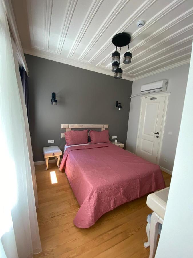 White Island Boutique Otel Adalar Esterno foto